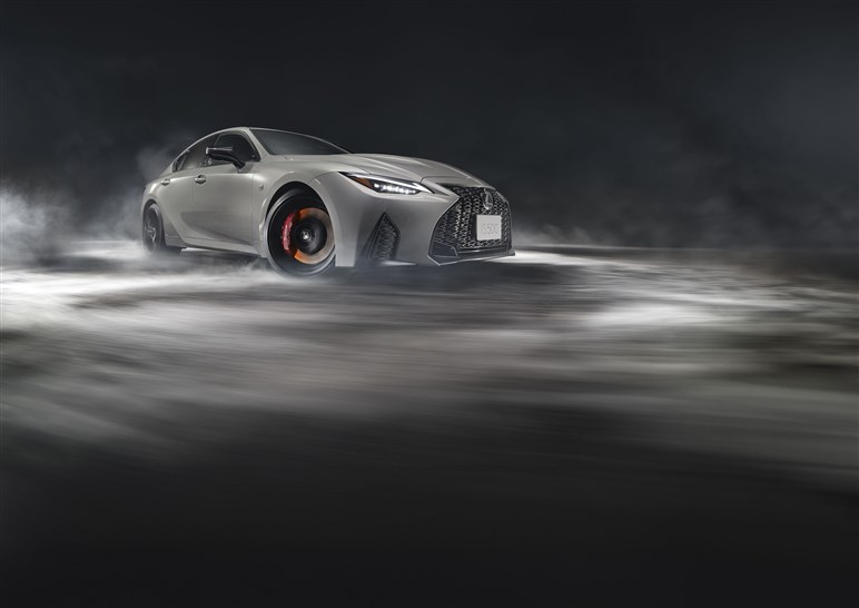 【集大成】レクサス「IS500」に特別仕様車が追加。500台限定…最後のV8搭載モデルとなってしまうのか？