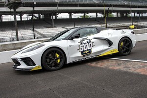 2021年のインディ500ペースカーは、5年連続でコルベット。ダニカ・パトリックがドライブ