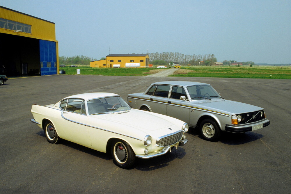 【240、1800にPV544！】ボルボがリア駆動へ回帰中！EX30雪上試乗で思いを馳せた往年の名車たち