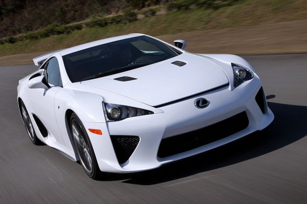 レクサスlfa 生産開始10年 伝説の国産v10スポーツは販売も超別格だった ベストカーweb 自動車情報サイト 新車 中古車 Carview