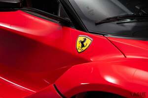 11年前の「赤いハイパーカー」がオークションに登場！ 限定499台 走行わずか3700キロの極上「ラ・フェラーリ」とは