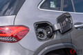 全長4.5mの電動コンパクトSUV！ メルセデス新型「EQA」は人気の「GLA」とどう違う？