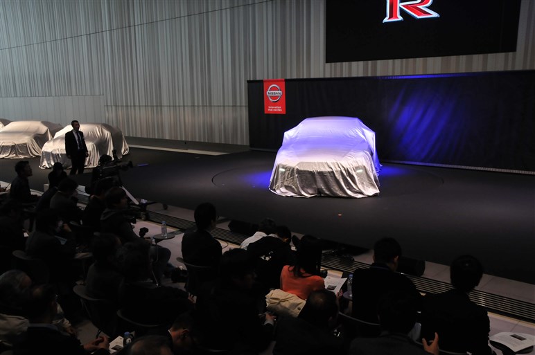 GT-R 2017年モデルを日本初公開。フラッグシップスポーツを大幅改良