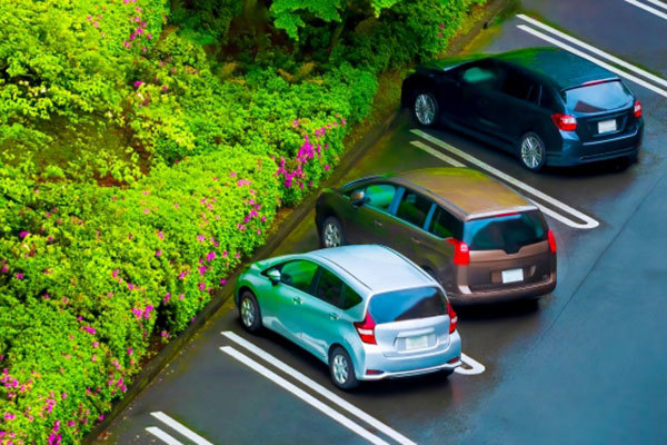 前向き駐車で と言われても 根強い バック駐車派 停めやすいのはどっち 乗りものニュース 自動車情報サイト 新車 中古車 Carview