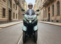 「YZF顔のイケメン」シャープに進化したヤマハ『トリシティ125』2025年モデルが熱い！