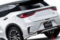 レクサス新「最小SUV」発表！ 全長4.2mで“使い勝手サイコー”＆豪華インテリア採用の「LBX」！ ワイド＆ローな“ド迫力エアロ仕様”「モデリスタ」もカッコいい！