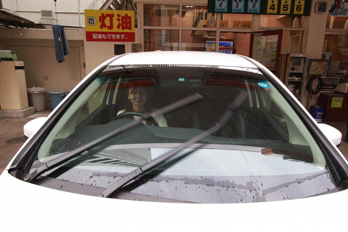 ワイパーは新しいのになぜ クルマのワイパーの ビビリ の原因と対策 Web Cartop 自動車情報サイト 新車 中古車 Carview