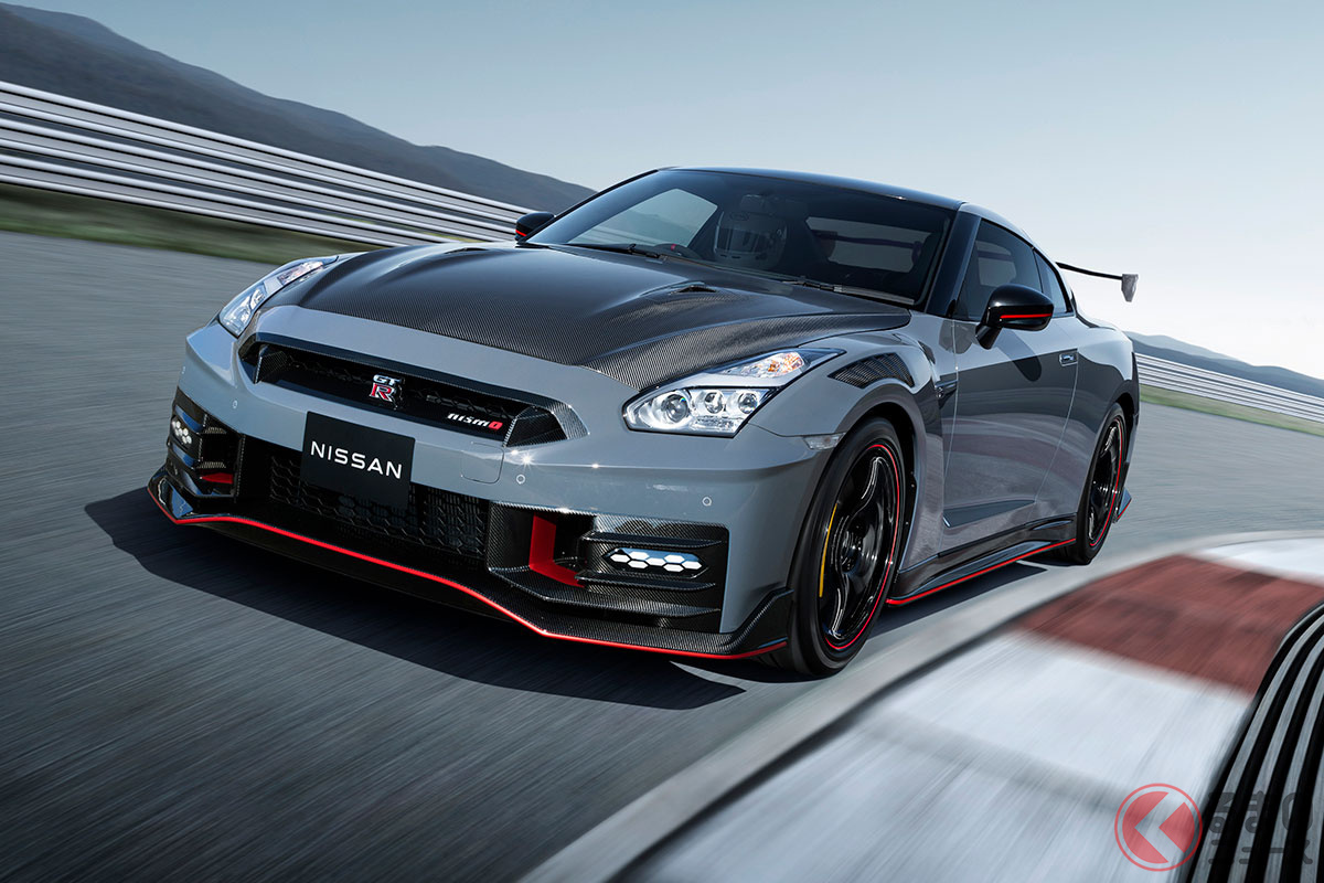 日産が新型「GT-R」4月下旬発売！ 新デザイン＆マフラー採用で話題に