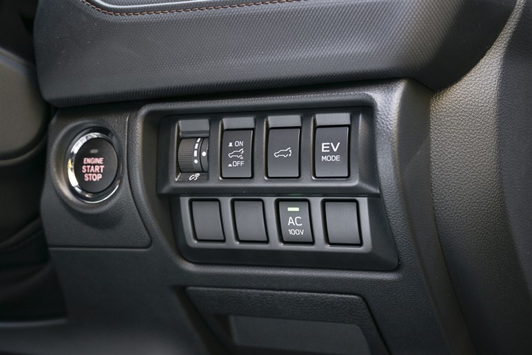 【デビューから約3ヶ月】新型「フォレスター」に特別仕様車登場。内外装にダークトーンを採用…価格は415万8000円から