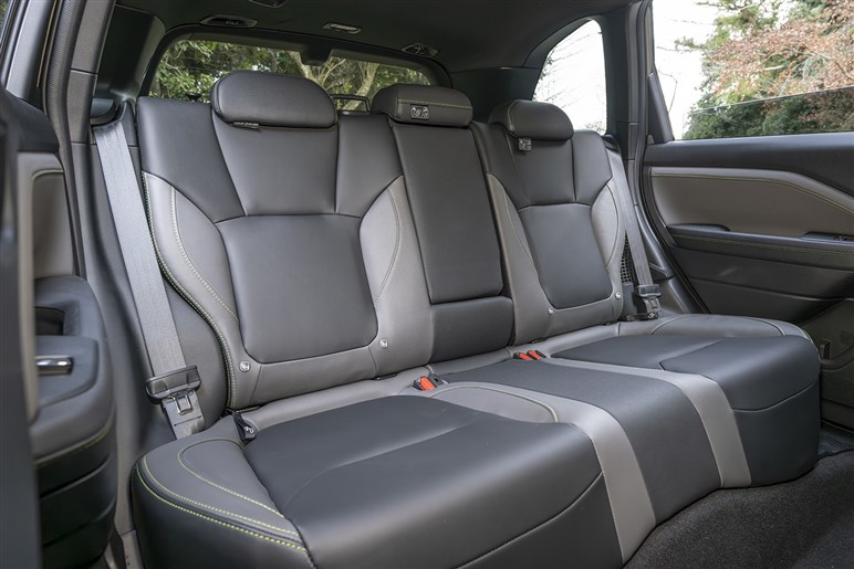 【デビューから約3ヶ月】新型「フォレスター」に特別仕様車登場。内外装にダークトーンを採用…価格は415万8000円から