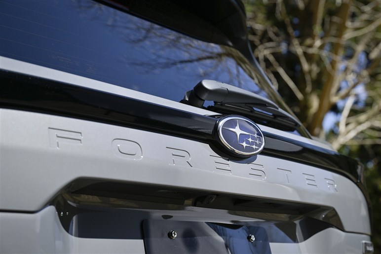 【デビューから約3ヶ月】新型「フォレスター」に特別仕様車登場。内外装にダークトーンを採用…価格は415万8000円から