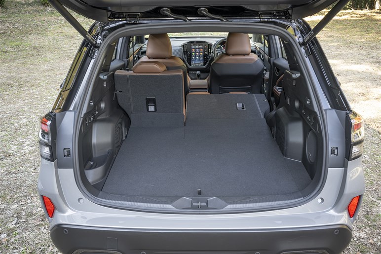 【デビューから約3ヶ月】新型「フォレスター」に特別仕様車登場。内外装にダークトーンを採用…価格は415万8000円から