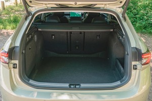 2025年版　自動車専門誌が選ぶ、最高のステーションワゴン　10選　必要なものをすべて揃えたクルマ