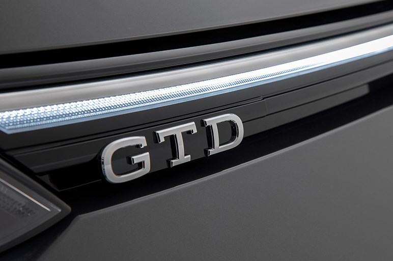 新型ゴルフの高性能モデルGTI、GTD、GTEの画像＆情報公開。ノーマルと大きく差別化されたデザイン