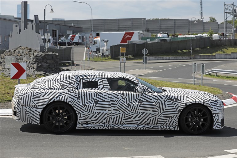 【航続800km＆全長5m超！】ジャガー最強の新型EVが開発進行中。ロールスやベントレーが覇権を握る“超高級市場”へ殴り込む