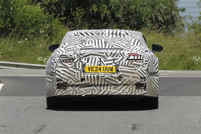 【航続800km＆全長5m超！】ジャガー最強の新型EVが開発進行中。ロールスやベントレーが覇権を握る“超高級市場”へ殴り込む