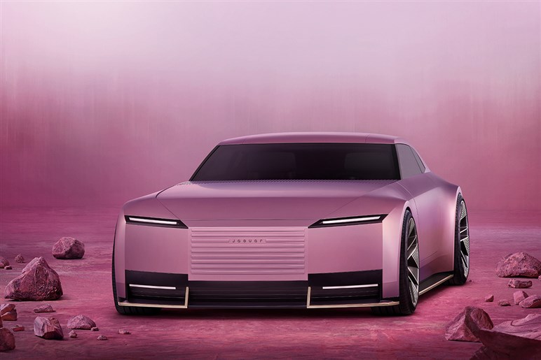 【航続800km＆全長5m超！】ジャガー最強の新型EVが開発進行中。ロールスやベントレーが覇権を握る“超高級市場”へ殴り込む