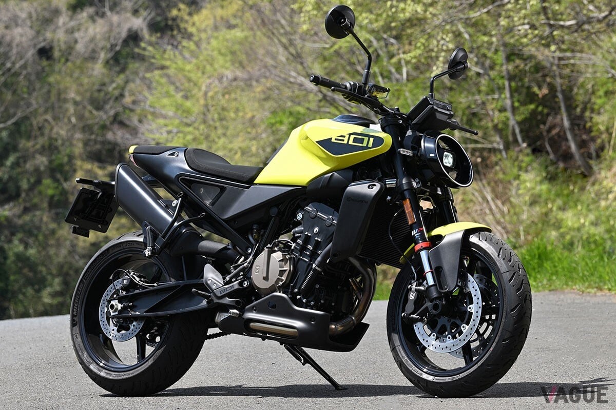 北欧デザインが目を惹く“スタイリッシュな個性派ネイキッド” ハスクバーナ「ヴィットピレン801」はルックスだけでなく走りも印象的