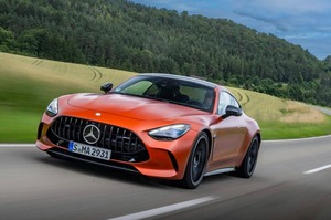 メルセデスAMG　電動2ドアクーペ開発を検討中　EV版『GT』導入か