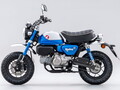 鮮烈なブルーのホンダ新型「モンキー125」登場！ タイ仕様の赤、黄に追加【欧州】