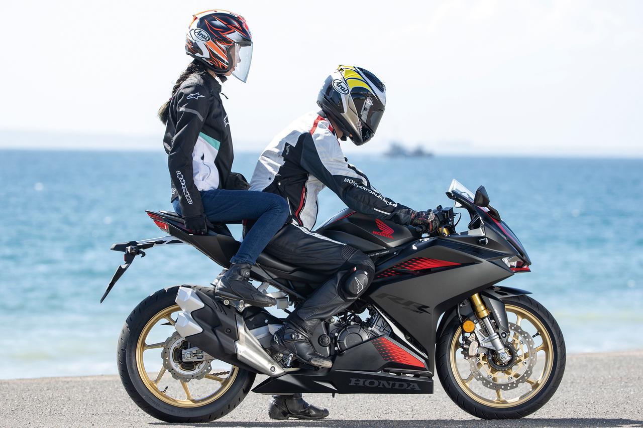 足つき タンデム 取り回し Cbr250rrとninja Zx 25rはどっちの方が扱いやすい 2気筒 Vs 4気筒 250ccスーパースポーツ対決 Webオートバイ 自動車情報サイト 新車 中古車 Carview