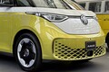 新型「ID.バズ」は“誰に向けたクルマ”？ 約900万円でも導入した理由をフォルクスワーゲンに聞いてみた