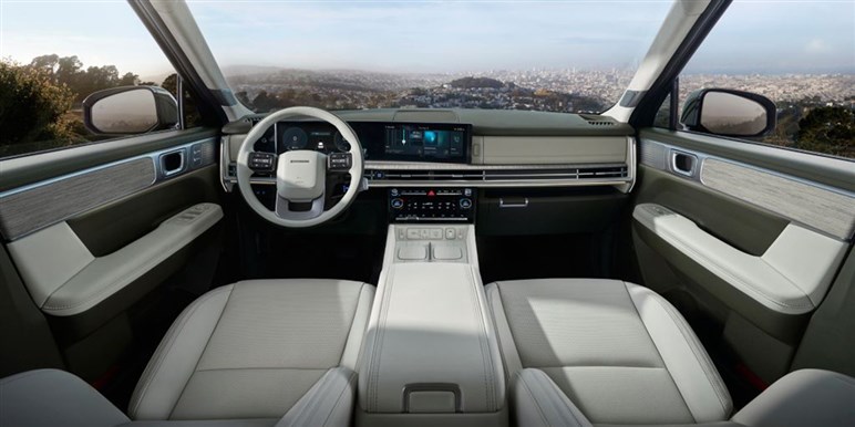 【揺れ動くEV】電動化の本気度に疑問符？ PHEVの航続距離を“あえて抑える”トヨタとヒョンデの真意とは