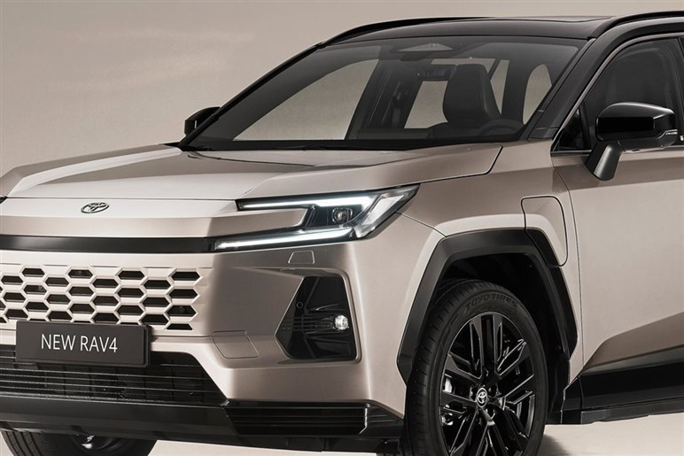 【揺れ動くEV】電動化の本気度に疑問符？ PHEVの航続距離を“あえて抑える”トヨタとヒョンデの真意とは