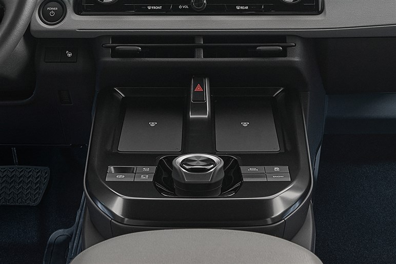【揺れ動くEV】電動化の本気度に疑問符？ PHEVの航続距離を“あえて抑える”トヨタとヒョンデの真意とは