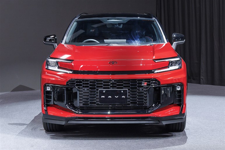 トヨタの新技術「アリーン」がよくわからない！「RAV4」はなぜ注目され、背景にある“本気のスマホ化”とはなんなのか？
