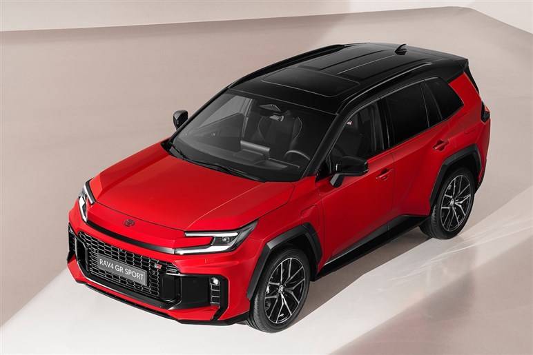 【揺れ動くEV】電動化の本気度に疑問符？ PHEVの航続距離を“あえて抑える”トヨタとヒョンデの真意とは
