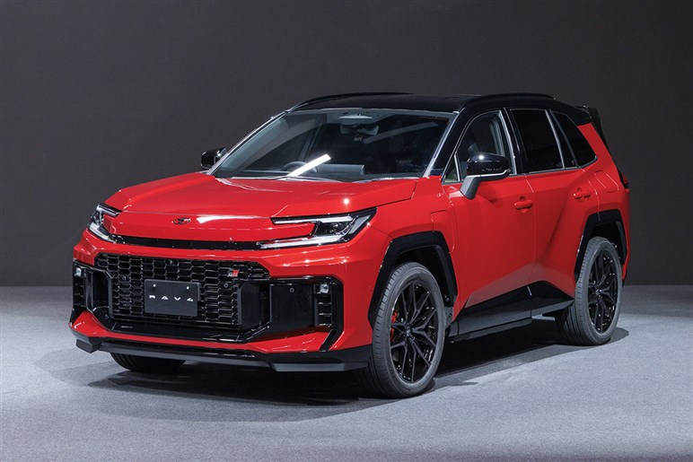 トヨタの新技術「アリーン」がよくわからない！「RAV4」はなぜ注目され、背景にある“本気のスマホ化”とはなんなのか？