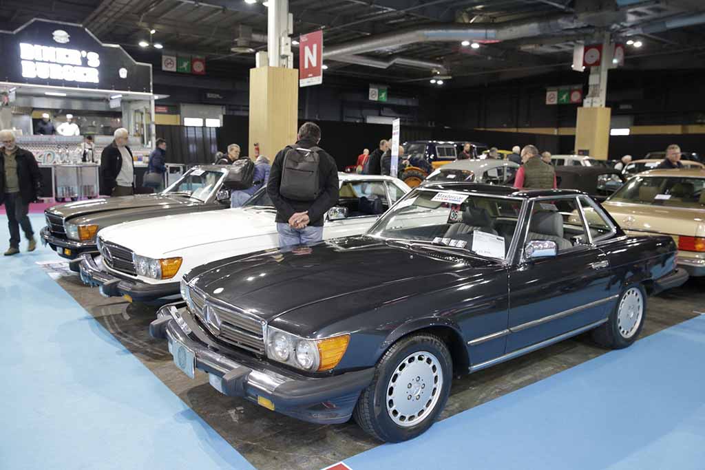 フレンチ閑々 レトロモビル期間中じつはいちばん熱い アンダー2万5000ユーロ コーナーをぶら散歩 Le Volant Carsmeet Web 自動車情報サイト 新車 中古車 Carview