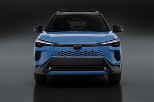 新しい「カローラクロス」が先行発表。欧州と北米モデルの違いや、「GRスポーツ」の日本導入はどうなる？