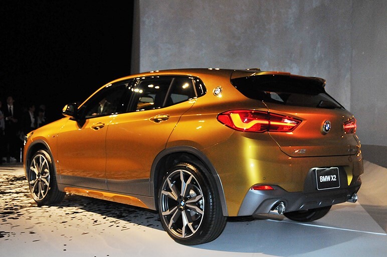 新型コンパクトSUV、BMW X2を日本発売。エンジンは2機種で436万円から