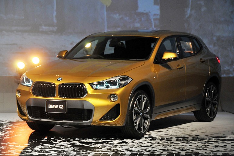 新型コンパクトSUV、BMW X2を日本発売。エンジンは2機種で436万円から