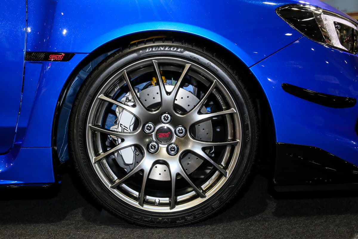 スバル車の象徴 青いボディカラー が第3世代へ Sti Sportコンセプトに込められた想いとは 大阪オートメッセ Auto Messe Web 自動車情報サイト 新車 中古車 Carview