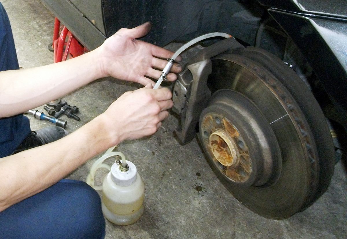 プロが作業するには意味がある 安易にdiyすると危険なクルマいじり６つ Auto Messe Web 自動車情報サイト 新車 中古車 Carview