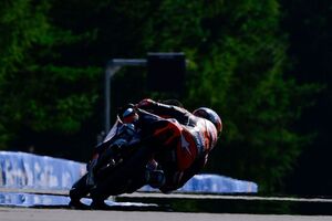 Moto3チェコ決勝｜ルエダ独走で逃げて今季7勝目。日本勢は山中9位＆古里11位