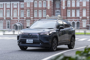 【2025年モデル試乗】新型トヨタ「カローラ クロス」、驚きの進化。その実力に迫る