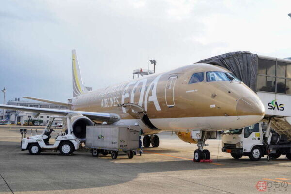 驚愕のブッ飛び施設「日本初の飛行機サウナ」、空港近くのスパ銭に誕生へ 航空会社FDAとコラボでガチ再現