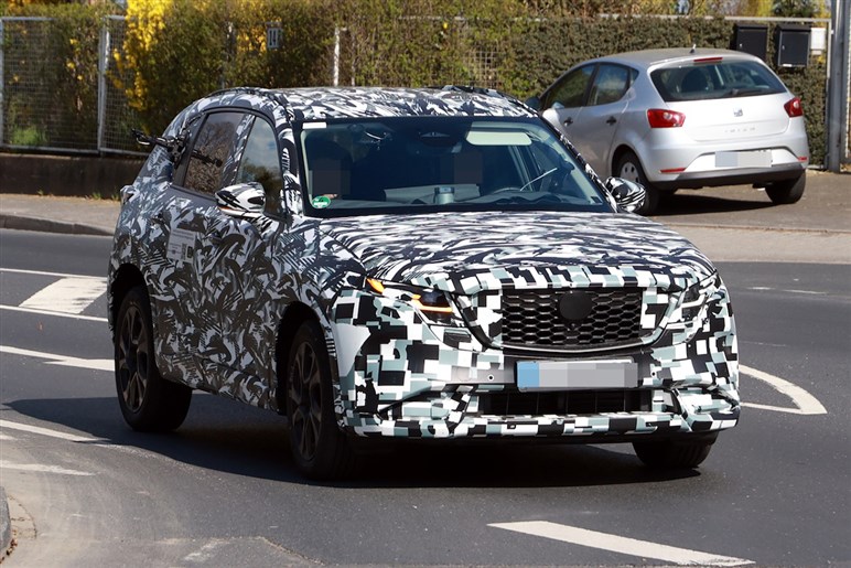新型CX-5のプロトタイプを捕捉！ 発表直前に姿を現す。中身も超進化、7月10日に全貌公開へ