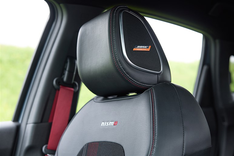 【実際どうなの？】日産「ノート」購入者の本音。「e-POWER」の走りが高評価…でも内装の質感やオプション価格に不満の声も