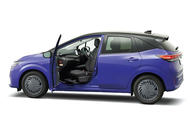 【実際どうなの？】日産「ノート」購入者の本音。「e-POWER」の走りが高評価…でも内装の質感やオプション価格に不満の声も