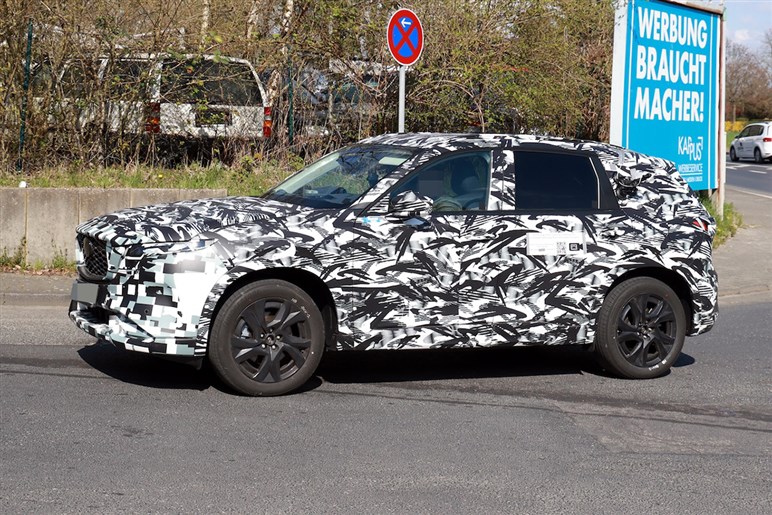 新型CX-5のプロトタイプを捕捉！ 発表直前に姿を現す。中身も超進化、7月10日に全貌公開へ