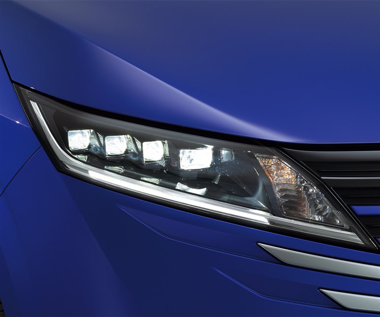 【実際どうなの？】日産「ノート」購入者の本音。「e-POWER」の走りが高評価…でも内装の質感やオプション価格に不満の声も