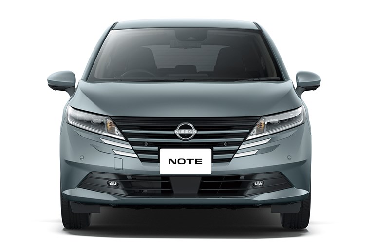 【実際どうなの？】日産「ノート」購入者の本音。「e-POWER」の走りが高評価…でも内装の質感やオプション価格に不満の声も