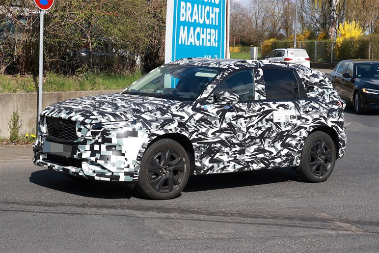 新型CX-5のプロトタイプを捕捉！ 発表直前に姿を現す。中身も超進化、7月10日に全貌公開へ
