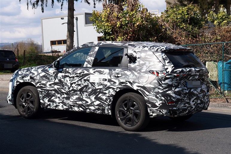 新型CX-5のプロトタイプを捕捉！ 発表直前に姿を現す。中身も超進化、7月10日に全貌公開へ