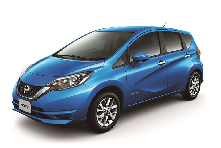 【実際どうなの？】日産「ノート」購入者の本音。「e-POWER」の走りが高評価…でも内装の質感やオプション価格に不満の声も